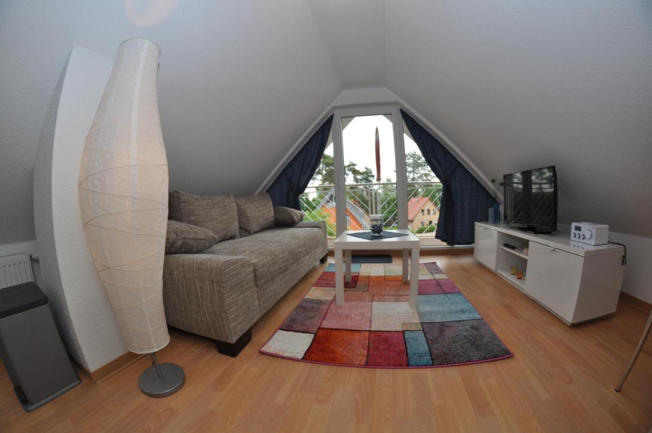 Ferienhaus Mueritzzauber / 1 Zimmer Dachgeschoss-Appartement Robel Exterior photo